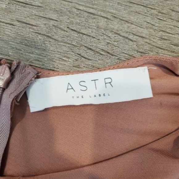 ASTR the Label Pink Cutout Romper Size Small Criss cross Sleeveless Balletcore - Picture 5 of 11